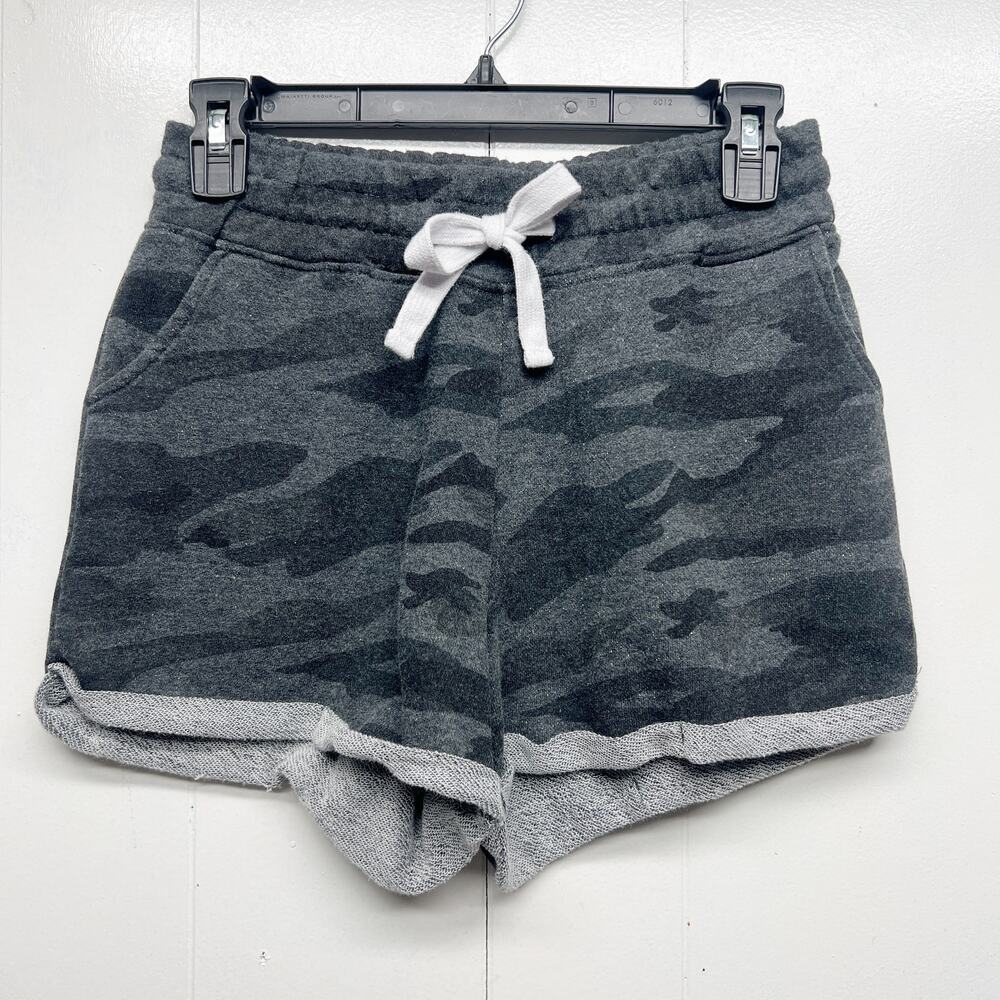 Reflex Women's Camouflage Back & Gray Activewear Shorts Size Large Side Pockets
